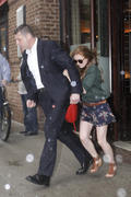 th_45155_Tikipeter_Isla_Fisher_leaves_lunch_at_Pastis_Restaurant_001_123_672lo.jpg