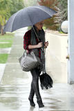 th_81797_Preppie_-_Hilary_Duff_braves_the_rain_in_Los_Angeles_-_Feb._5_2010_050_122_842lo.jpg
