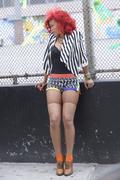 th_14812_Rihanna_shoots_Whats_My_Name_in_NYC_68_122_931lo.jpg